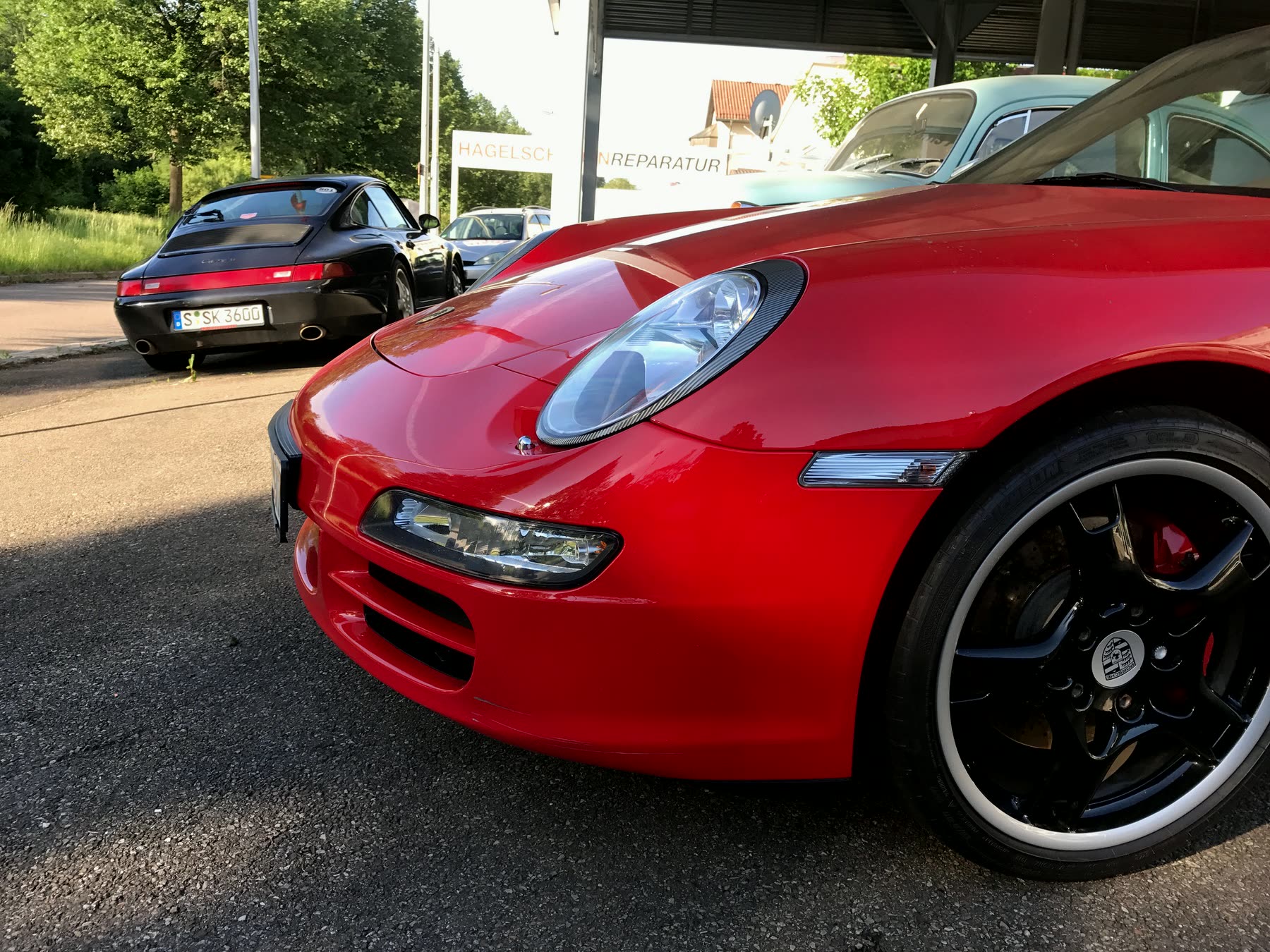 Roter Porsche 911 Cabrio